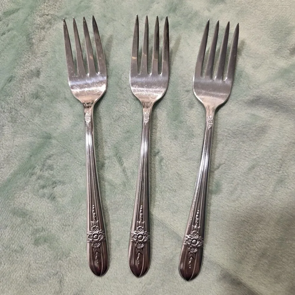 Vintage Wm Rogers Extra Plate Lot of 3 Salad Forks Triumph Pattern 1941